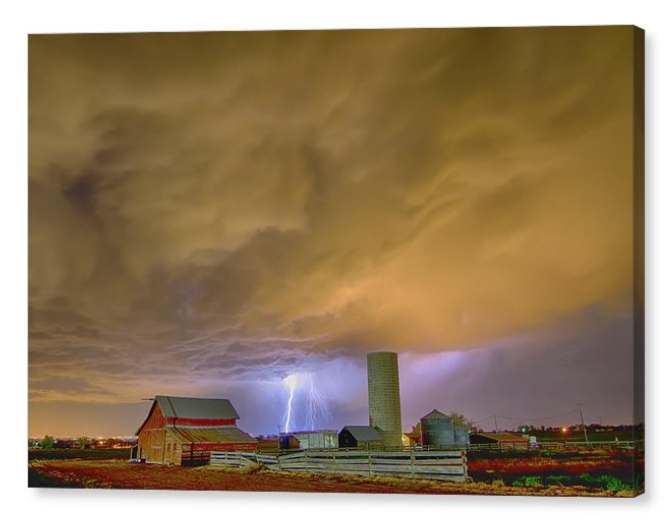 Thunderstorm Hunkering Down On The Farm Canvas Print